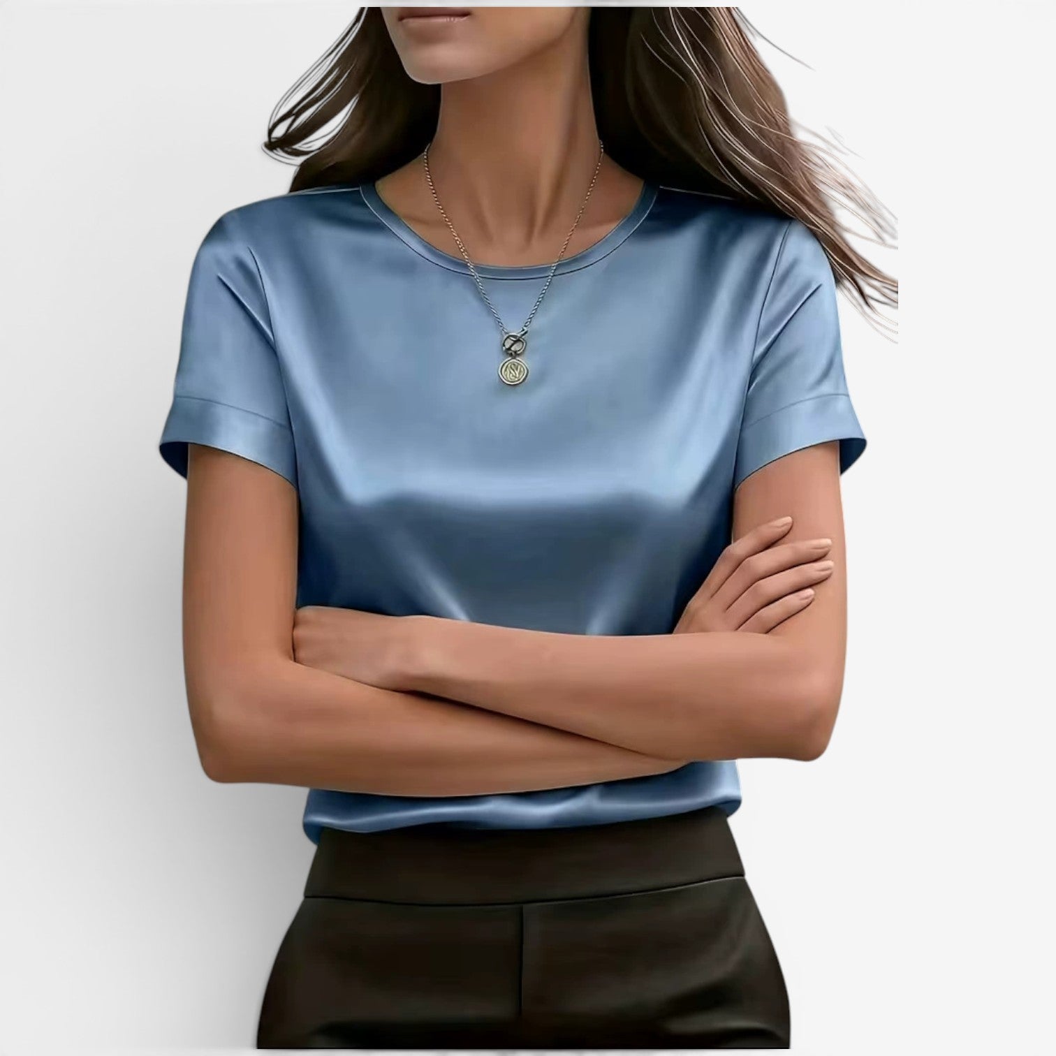 Adina™ T-shirt elegante in raso
